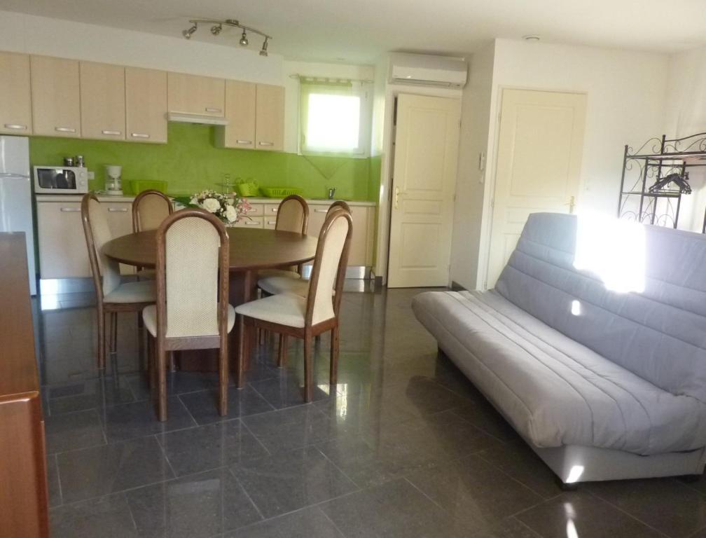 Appart'Hotel Les Rochers Auriol Room photo